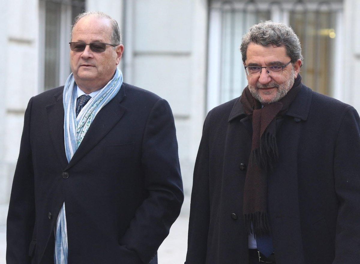Gutiérrez Limones a su llegada al Tribunal Supremo acompañado por su abogado