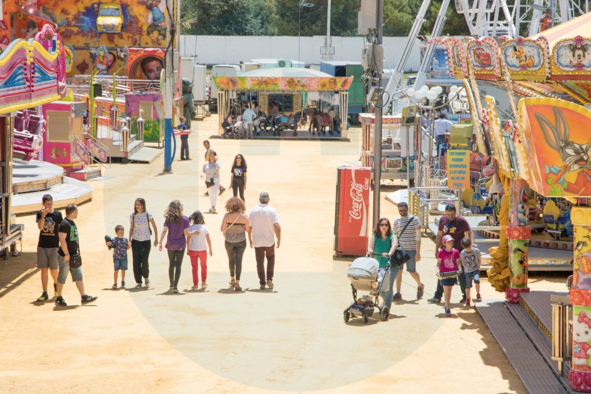 Ambiente de feria domingo