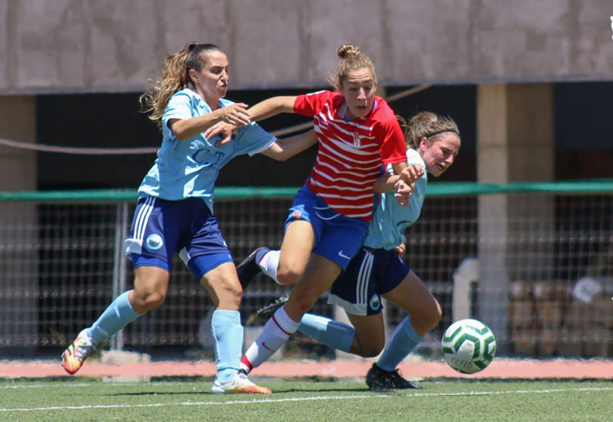 Ciudad Alcalá CF ante el Granada CF / Ciudad Alcalá