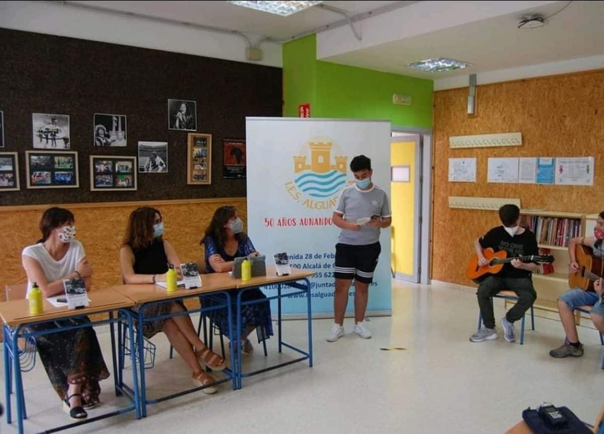 Presentación en el IES Al-Guadaíra.