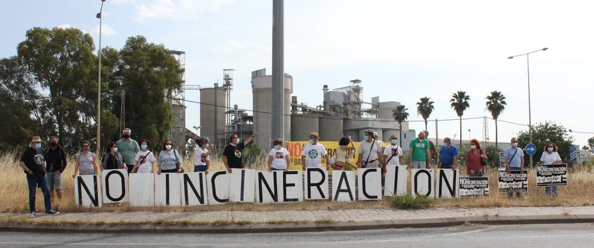 Protesta frente a la cementera en el Día Mundial del Medio Ambiente / Awadi-ira