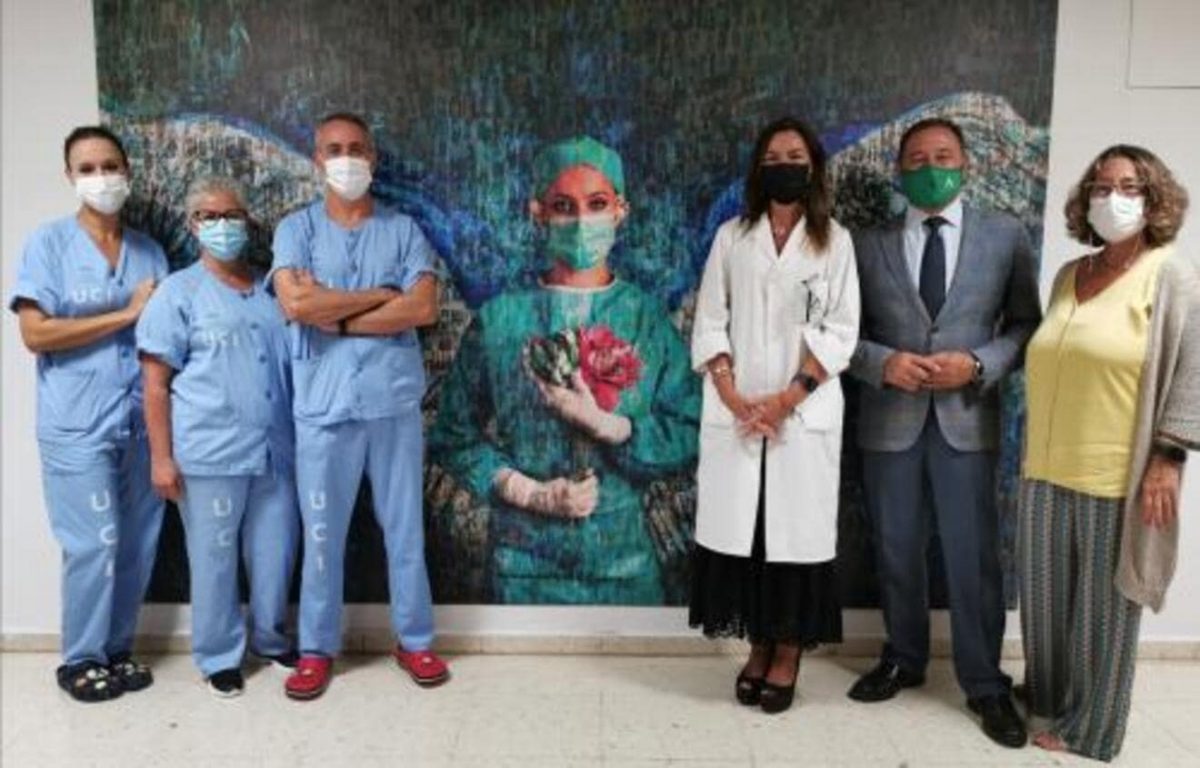 Fotomosaico homenaje a los sanitarios del Área de Gestión Sanitaria Sur de Sevilla en el Hospital de Valme / HsV