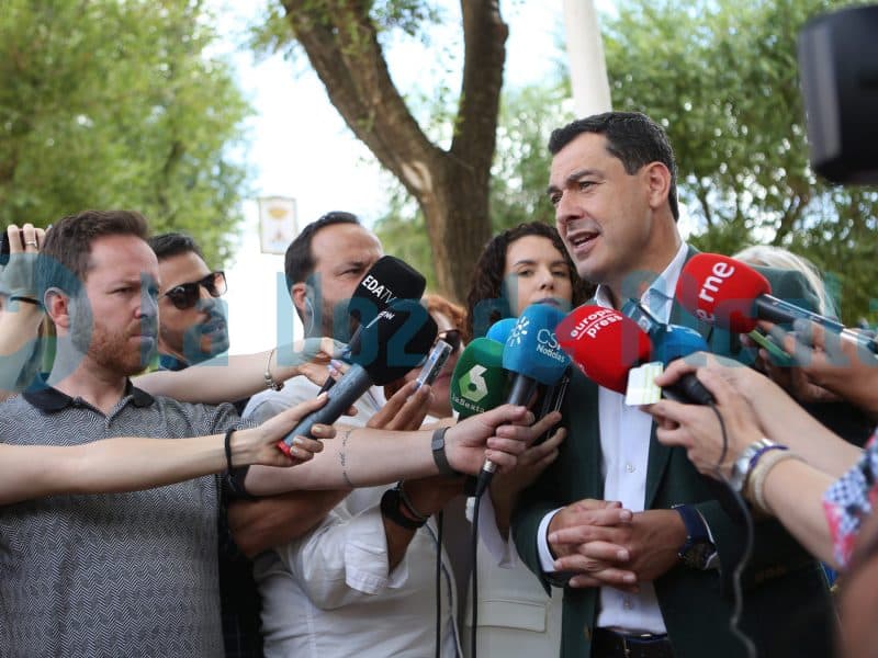 Juanma Moreno en la Feria de Alcalá de Guadaíra / F. Amador