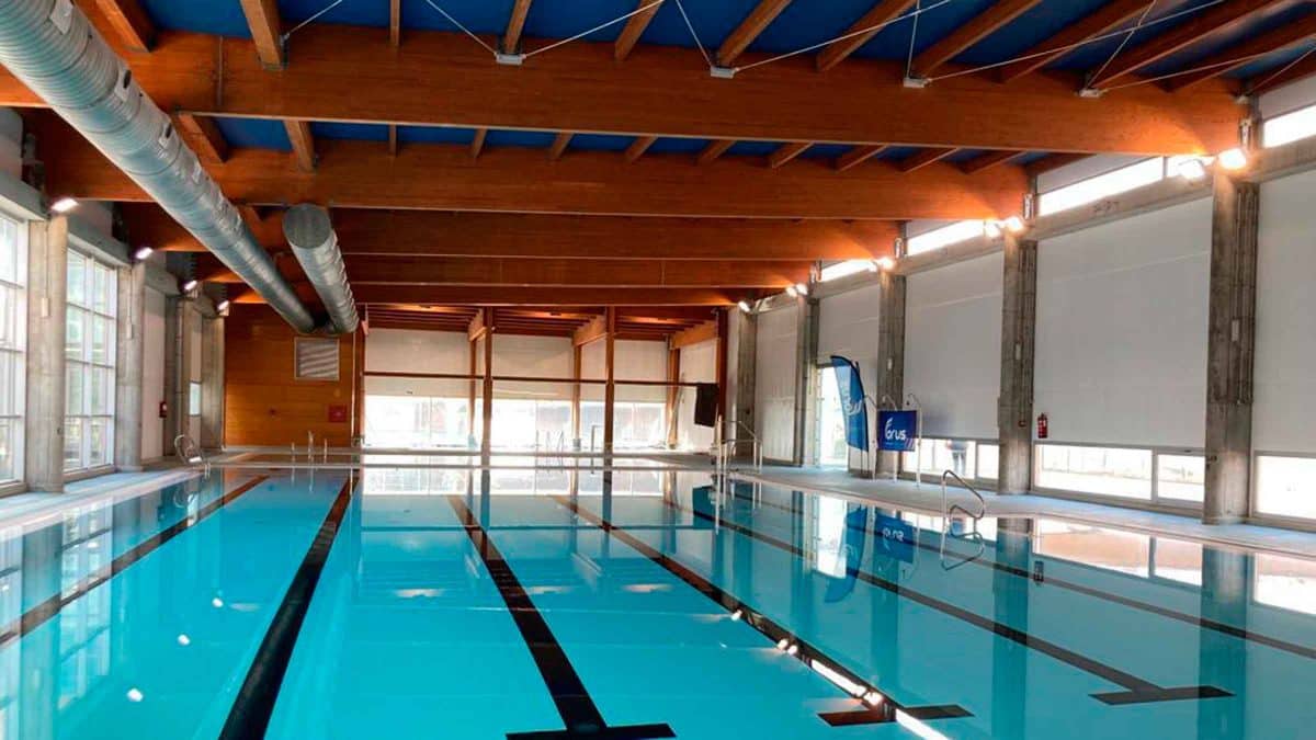 Piscina del complejo deportivo Zacatín