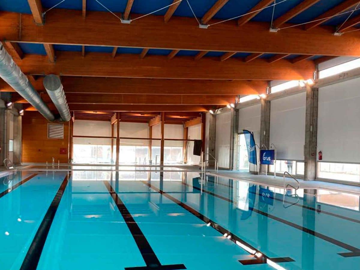 Piscina del complejo deportivo Zacatín