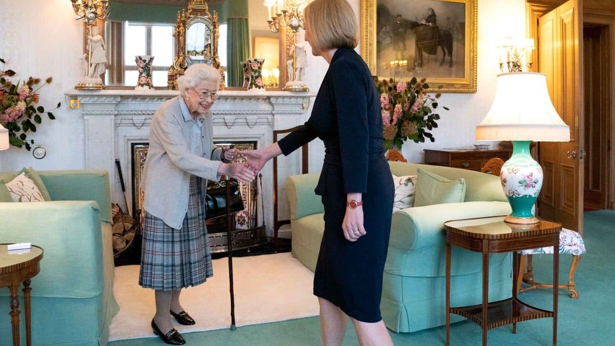 Reina Isabel II en su último acto oficial / LVA