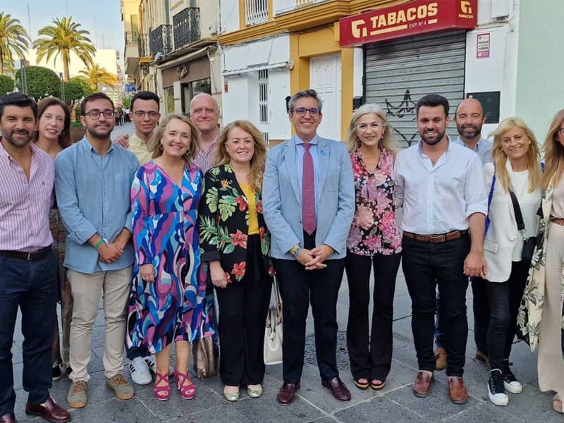 Patricia del Pozo junto a Esaú Pérez en Alcalá