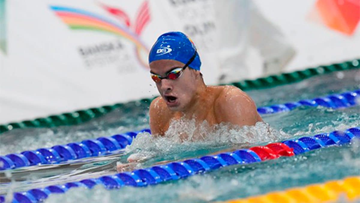 El alcalareño Adrián Martínez Jaén, galardonado por la Federación Andaluza de Natación.