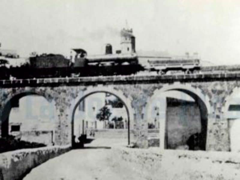 Puente ferroviario por el que pasaba el Tren de los Panaderos, sujeto del último libro de Antonio Gavira