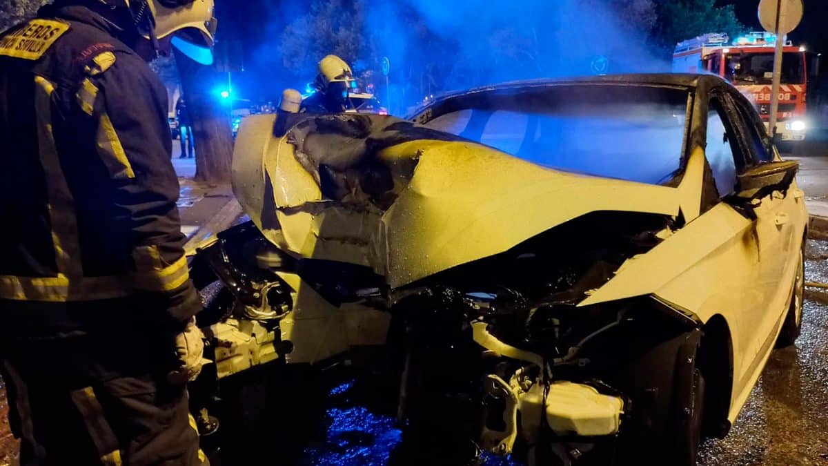 Los bomberos alcalareños llegaron a la ubicación inmediatamente