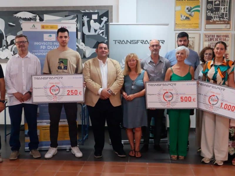 Los estudiantes becados por Transfrapor, empresa alcalareña