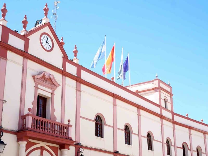 Fachada del Ayuntamiento alcalareño