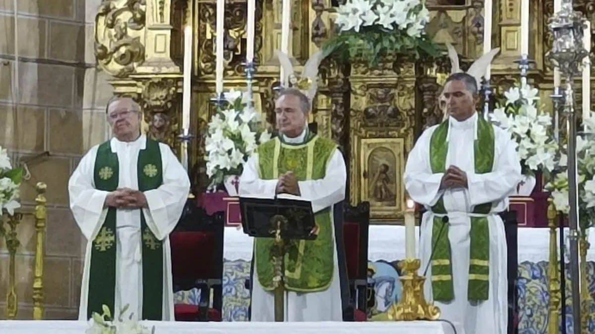 Misa de despedida de Manuel Roldán. @consejoHHalcala