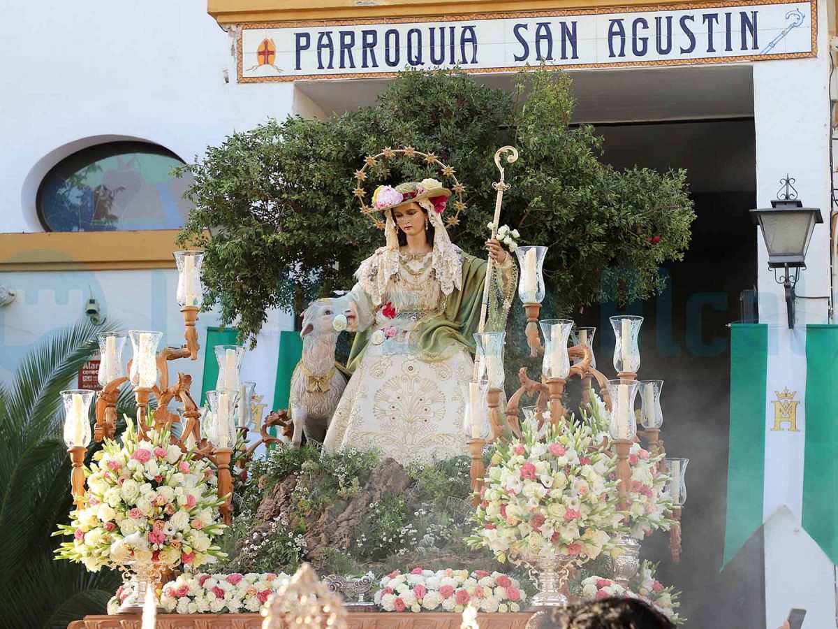 Imagen de la Divina Pastora junto a San Agustín / Juan Muñoz
