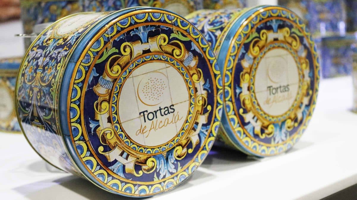 Nuevo diseño de las latas de Tortas de Alcalá. Álex García Blanco