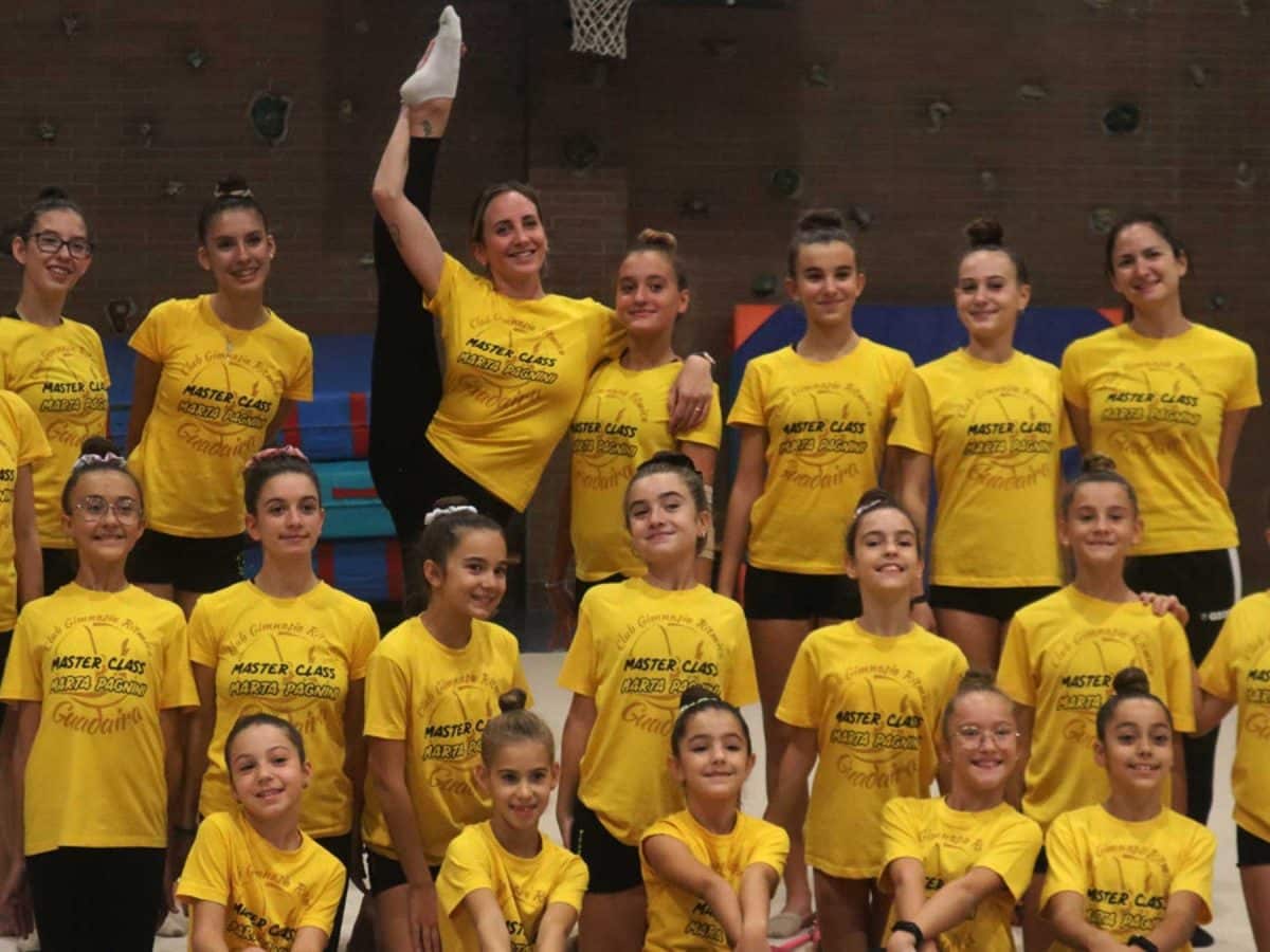 Marta Pagnini con las alumnas alcalareñas de su masterclass