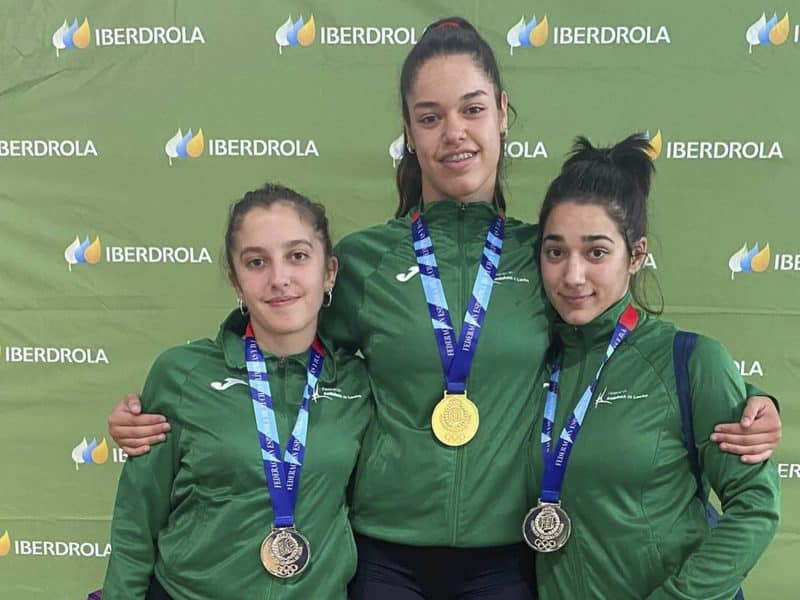 Deportistas del Club de Lucha Milú en la Liga Iberdrola