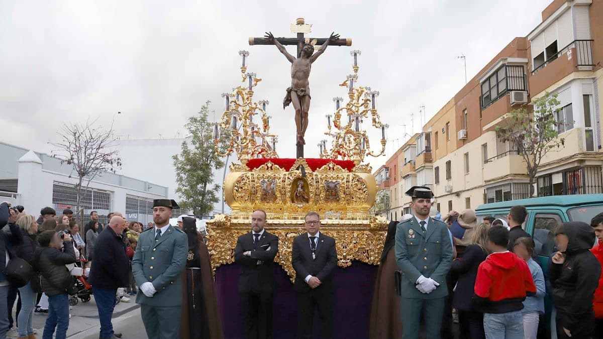 La Hermandad del Perdón del Martes Santo en imágenes