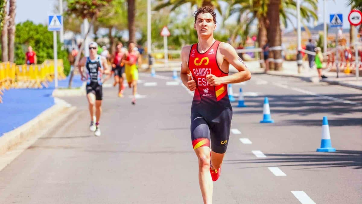 El alcalareño David Ramírez, quinto en la copa de Europa de Triatlón Junior