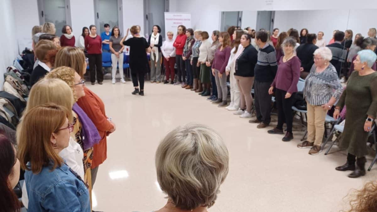 Taller de la asociación "Transformando entre Mujeres", en Alcalá de Guadaíra