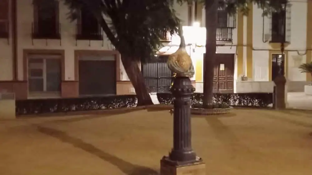 La figura del pato del Duque vandalizada. Paloma Castillo