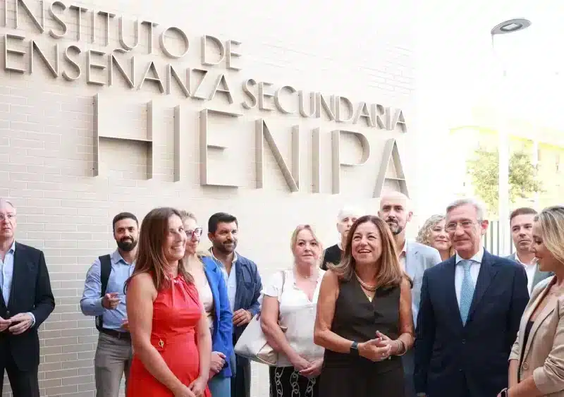 La consejera de Desarrollo Educativo y Formación Profesional, María del Carmen Castillo, en la inauguración del IES Hienipa de Alcalá de Guadaíra (Sevilla). - ROCÍO RUZ - EUROPA PRESS
