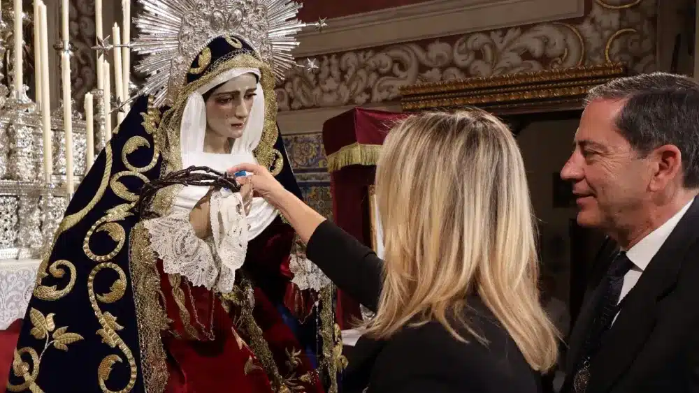 La Virgen de los Dolores recibe la Medalla de Oro de la Ciudad de Alcalá de Guadaíra (Sevilla). - AYUNTAMIENTO DE ALCALÁ DE GUADAÍRA