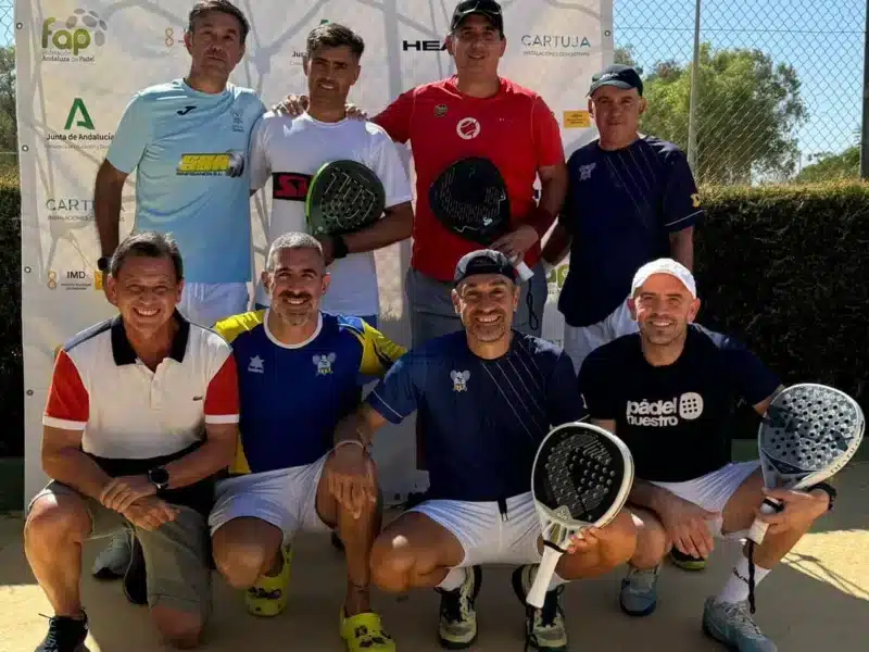 Equipo de pádel de veteranos del Club Tenis Oromana