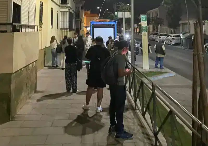 colas espera autobuses metropolitanos