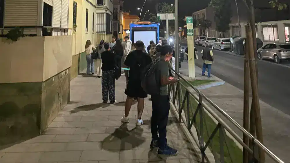 colas espera autobuses metropolitanos