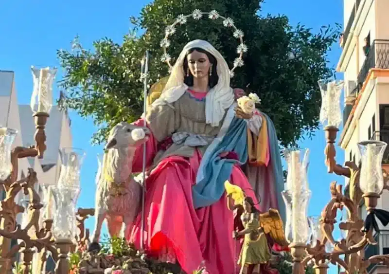 Salida Procesional de la Divina Pastora / Eliseo León