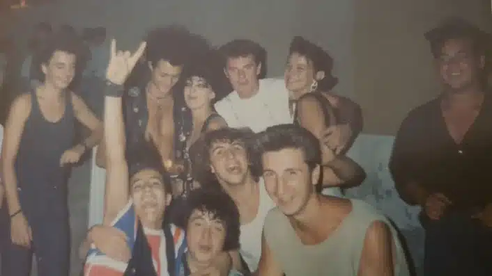 Grupo de jóvenes alcalareños durante la época de los años ochenta. Cedida