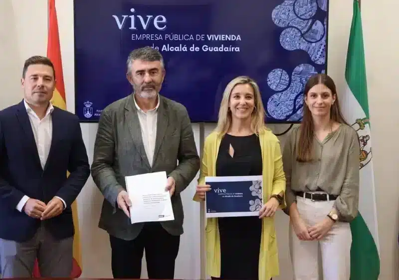La alcaldesa de Alcalá de Guadaíra, Ana Isable Jiménez, ha indicado que este jueves se inician los trámites para contar con un instrumento adecuado para garantizar el acceso a la vivienda asequible, especialmente de los más jóvenes. - AYUNTAMIENTO DE ALCALÁ DE GUADAÍRA.