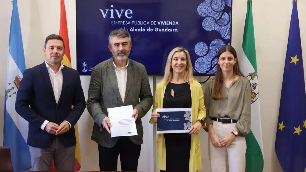 La alcaldesa de Alcalá de Guadaíra, Ana Isable Jiménez, ha indicado que este jueves se inician los trámites para contar con un instrumento adecuado para garantizar el acceso a la vivienda asequible, especialmente de los más jóvenes. - AYUNTAMIENTO DE ALCALÁ DE GUADAÍRA.