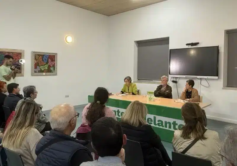 Acto de Adelante Andalucía en la Sala de Exposiciones de la Biblioteca José Manuel Lara