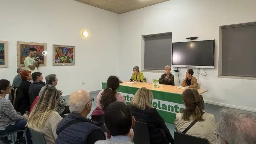 Acto de Adelante Andalucía en la Sala de Exposiciones de la Biblioteca José Manuel Lara