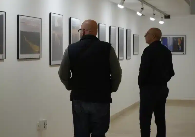 Visitantes de la exposición en la Casa de la Cultura / Álvaro Vázquez