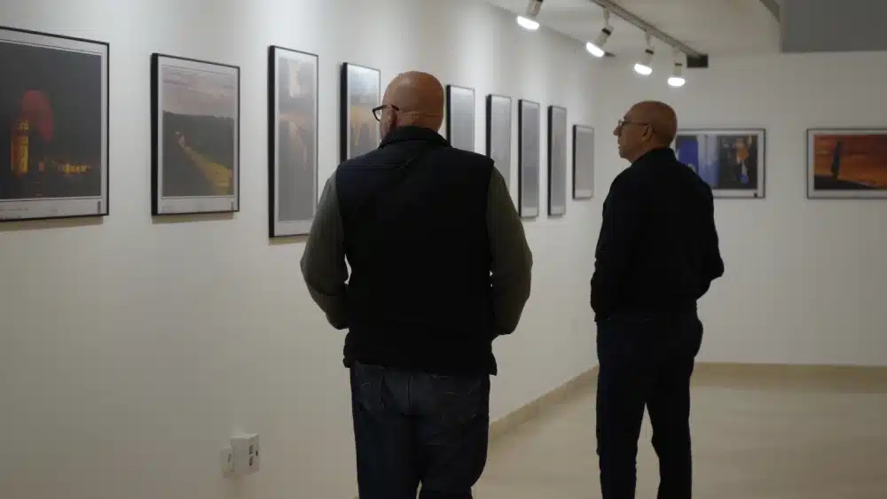 Visitantes de la exposición en la Casa de la Cultura / Álvaro Vázquez