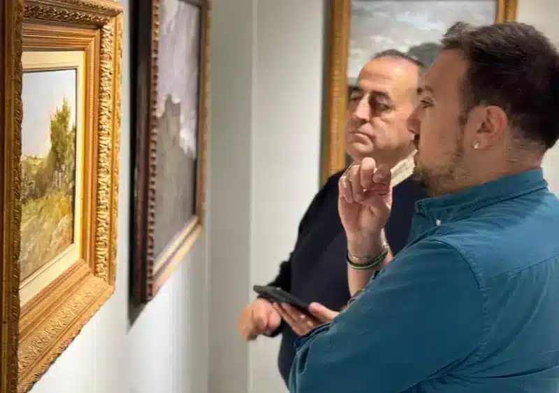 El director del Museo de Alcalá, Francisco Mantecón, y el delegado de Cultura, Christopher Rivas. LVA