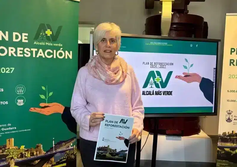 La delegada de Monumento Natural, Medio Ambiente y Sostenibilidad en el Ayuntamiento de Alcalá de Guadaíra, Luisa Campos. - AYUNTAMIENTO DE ALCALÁ DE GUADAÍRA