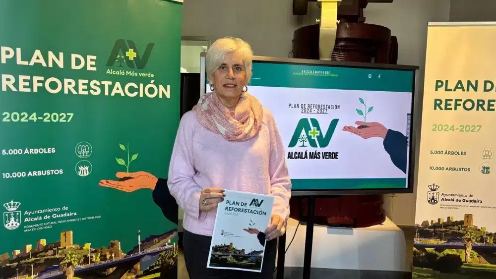La delegada de Monumento Natural, Medio Ambiente y Sostenibilidad en el Ayuntamiento de Alcalá de Guadaíra, Luisa Campos. - AYUNTAMIENTO DE ALCALÁ DE GUADAÍRA