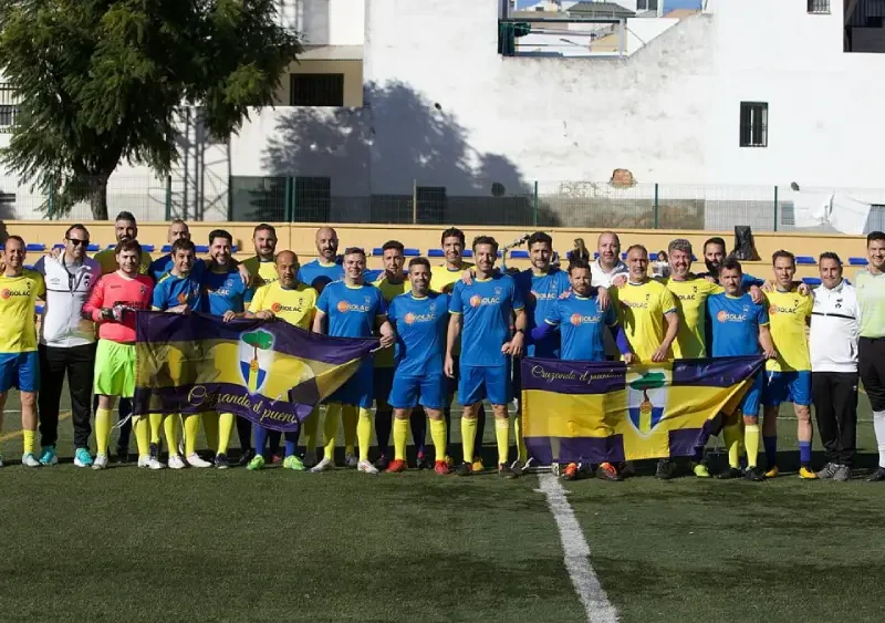 Todos los veteranos que disputaron el encuentro / Club Atlético Oromana