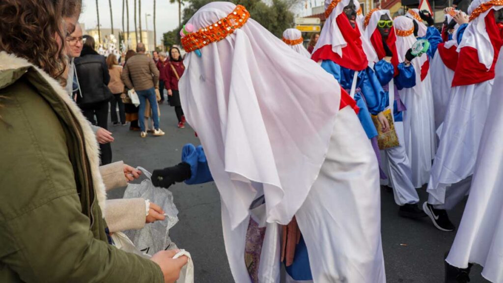 cabalgata reyes magos alcalá 2025