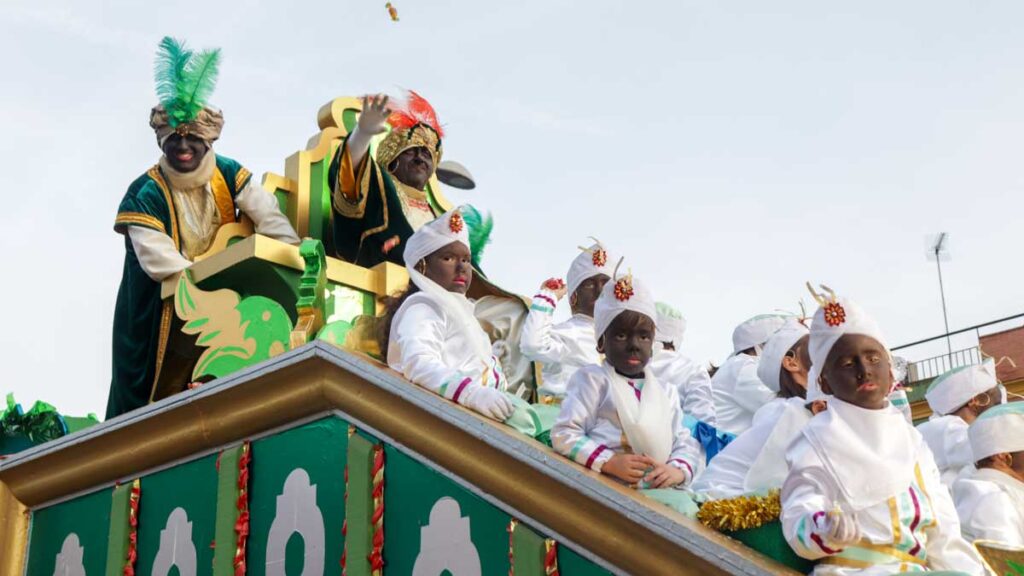 cabalgata reyes magos alcalá 2025