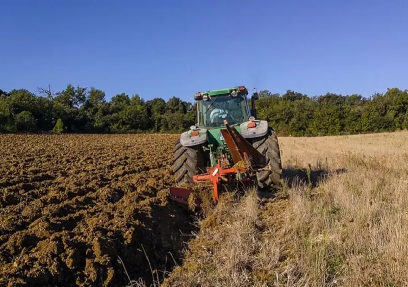 Imagen de archivo de un tractor - REMITIDA POR EL 112 ANDALUCÍA