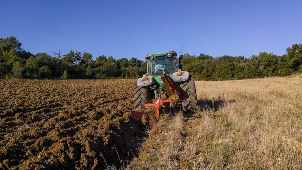 Imagen de archivo de un tractor - REMITIDA POR EL 112 ANDALUCÍA