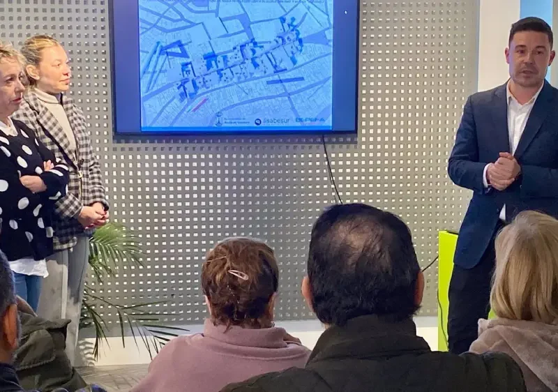 Entidades comerciales y vecinales conocen otra fase de la remodelación de la calle Nuestra Señora del Águila (La Mina) - Ayuntamiento de Alcalá