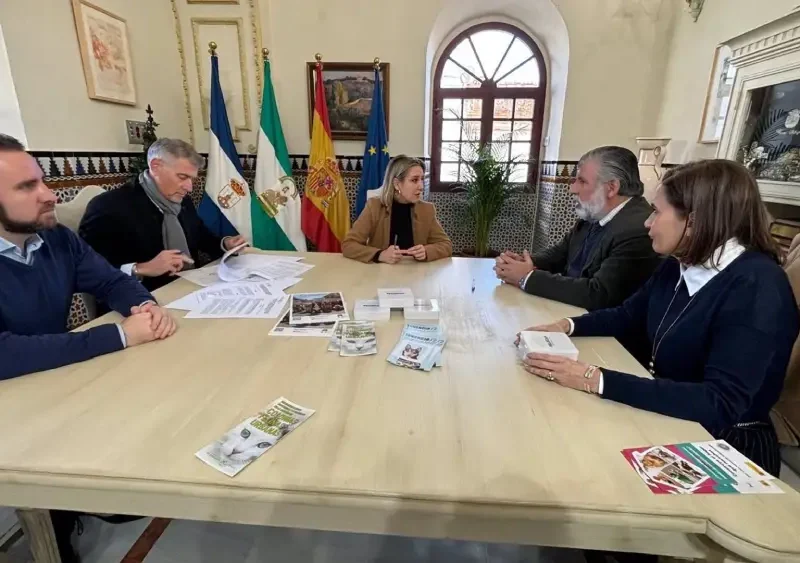 Reunión entre el Ayuntamiento y el Colegio de Veterinarios de Sevilla en el que se ha suscrito el acuerdo - Ayuntamiento de Alcalá de Guadaíra