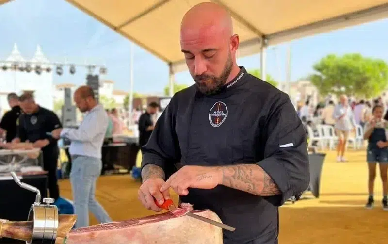 Alejandro Guissasola, cortador de jamón
