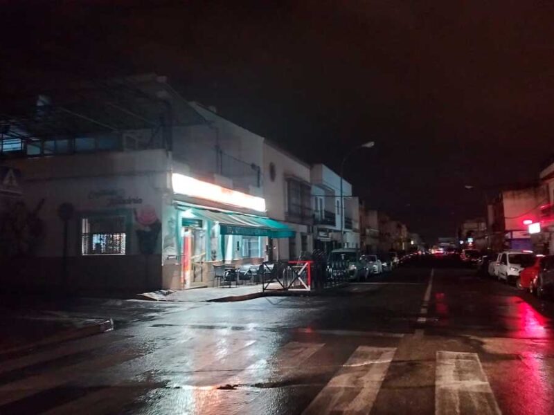Malasmañanas a oscuras por averías provocadas por la lluvia. F. Amador